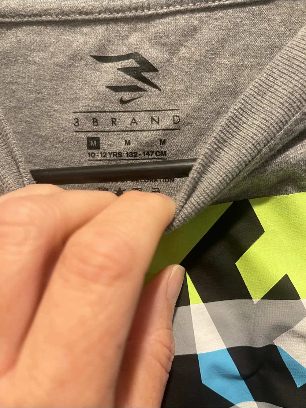 Nike Boys' Long-Sleeve Graphic Tees (2)